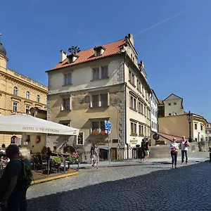 Hotel U 3 Pstrosu, Praha